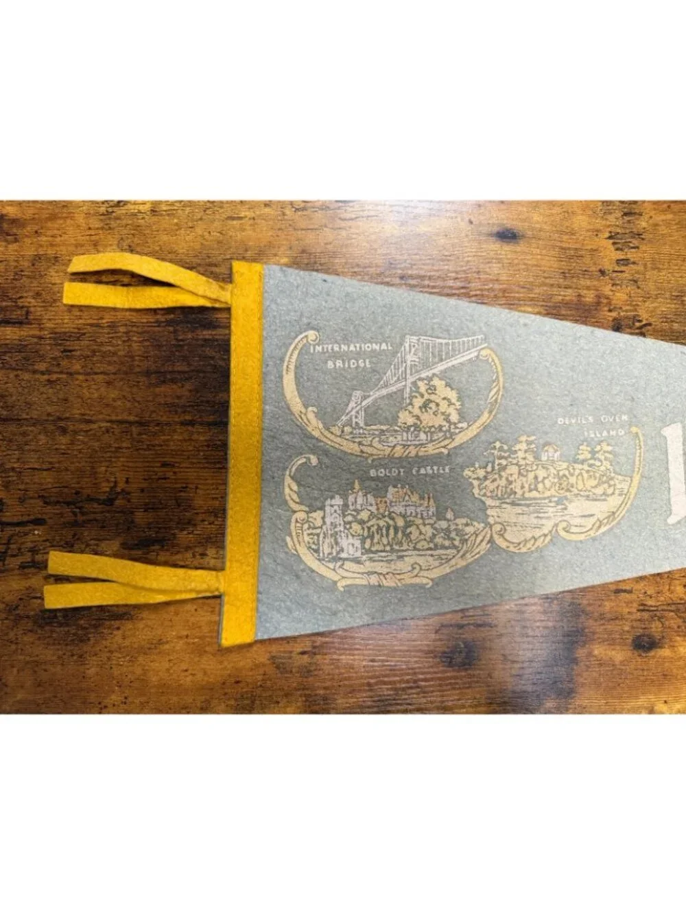 Vintage 1000 Islands pennant